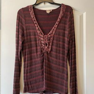 Gimmicks long sleeve tie V-neck shirt size large